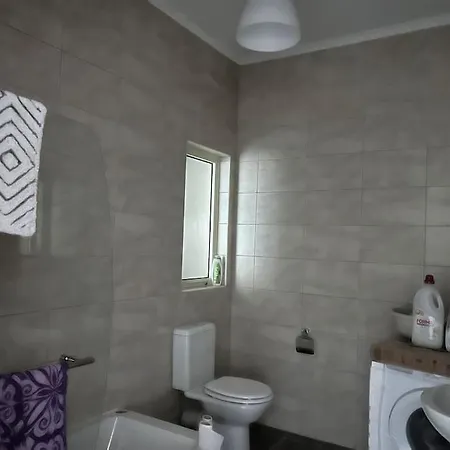 Apartment Centrally Located One Floor *