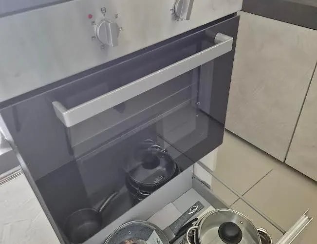 Centrally Located One Floor * 파올라