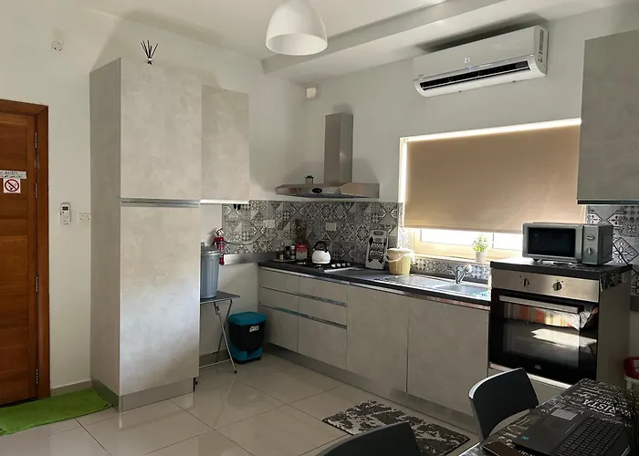 Appartamento Centrally Located One Floor Paola